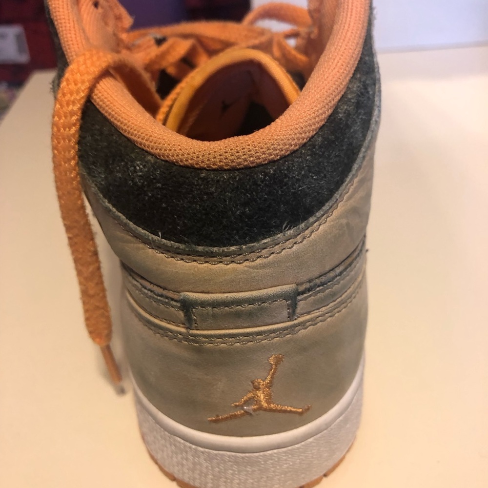 Authentic Jordan - Picture 5 of 7